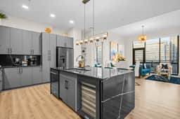 Emerald Grand - Image 4