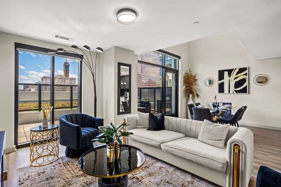 Skyline Townhouse - Image 1